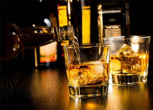 关于爱尔兰和苏格兰的威士忌历史「苏格兰威士忌和爱尔兰威士忌最明显的区别是什么」