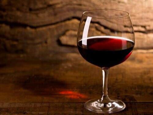 酒体轻盈的红葡萄酒,教你辨别酒体丰满的红葡萄酒