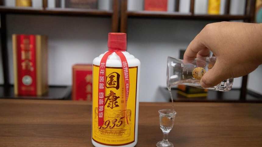 传承了千年的黄酒被白酒反超，白酒能成为国内主流酒，这是为何？