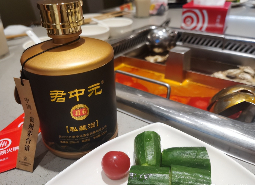 建议中老年人，如果不差钱，最好别喝3种酒，全是香精香料勾兑的