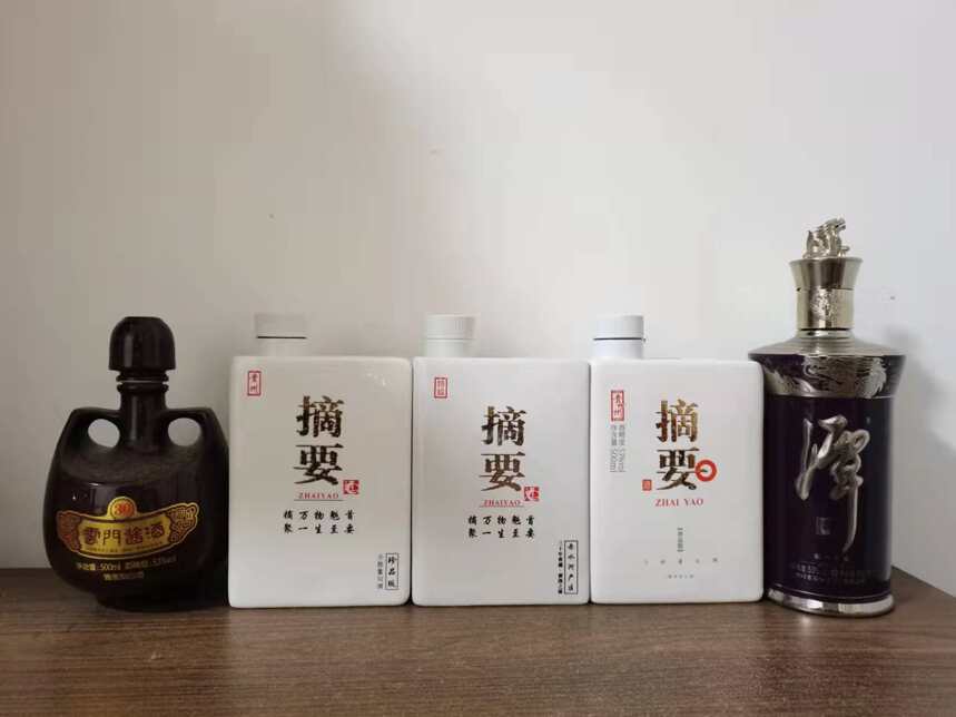 横评800-1500元的高档酱酒，是个有意思的对比，感觉都有点充值