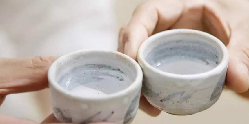 茅台酒3000多一瓶，这样的定价过分吗？你们觉得值不值？