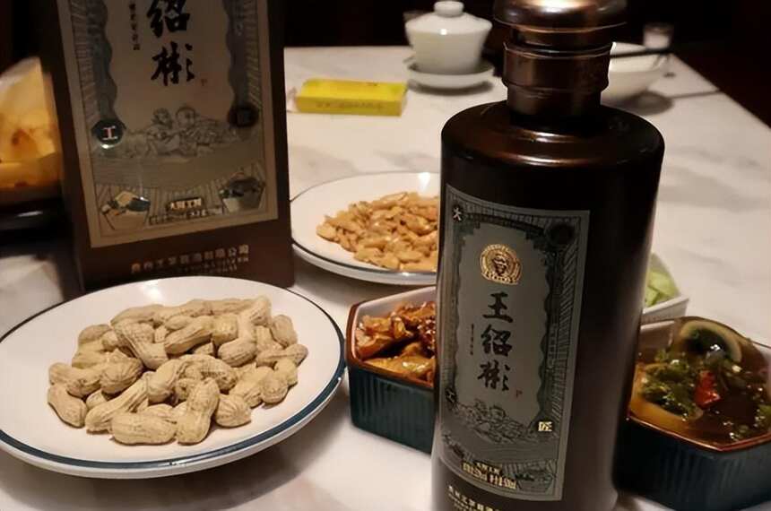 酒局上有人做出这3种“冒犯之举”，建议直接离席，别被人瞧不起