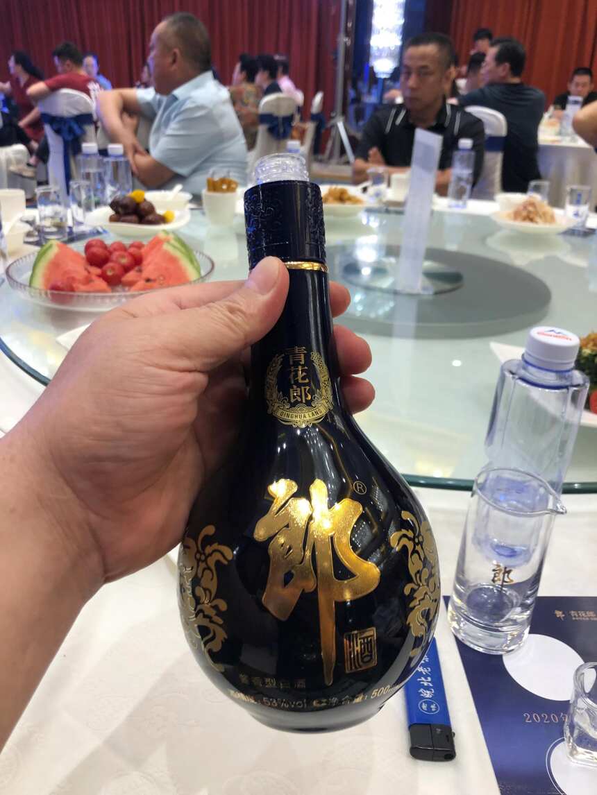 品鉴十年前的青花郎和新酒青花郎在口感上有什么不同？