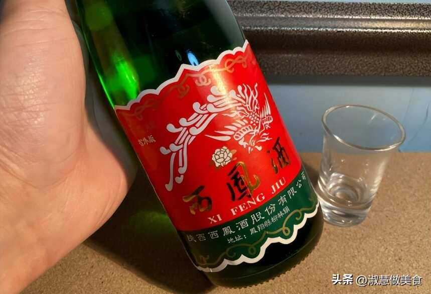 太离谱！成本几块钱的酒水，包装后竟卖到几百上千块，咋做到的？