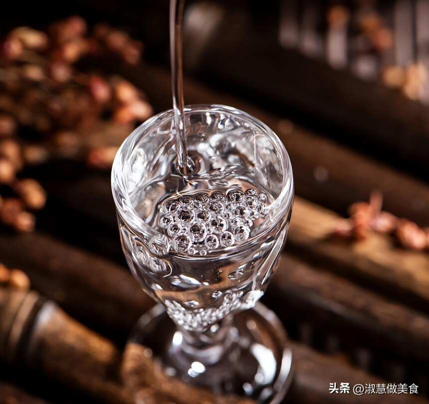 同为茅台酒，为何“飞天”比“五星”更受欢迎？两者到底差在哪？