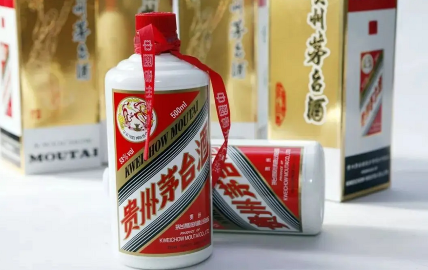 家里什么酒都存？选错白酒存了也白存，来看看哪种酒更值得存