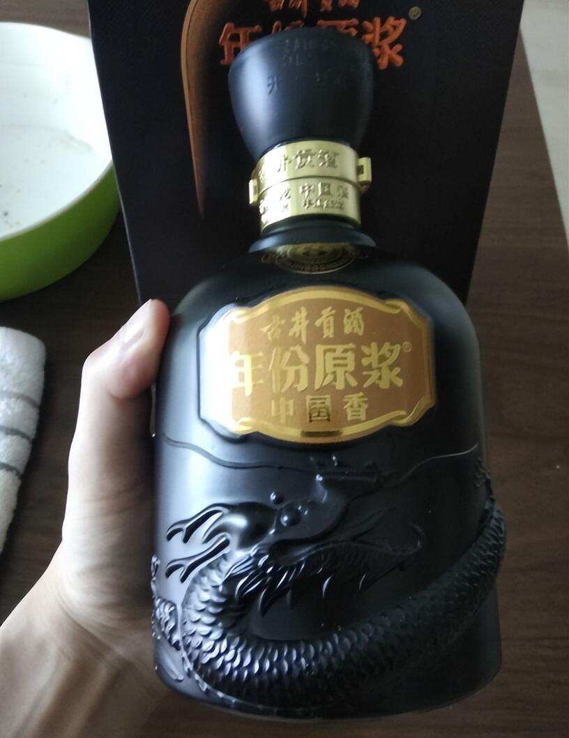 大叔送3款平价酒惹人议论，没想到行家看了却说识货