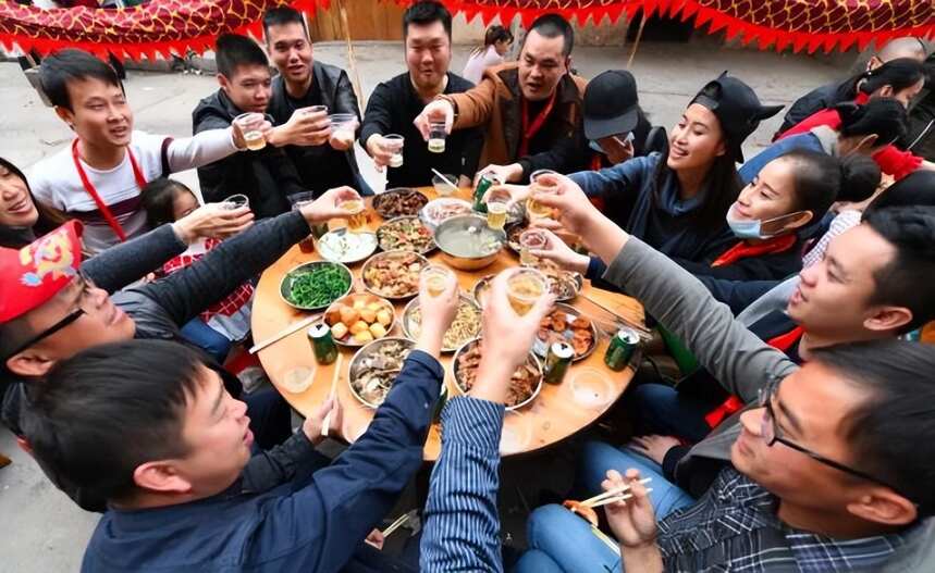 中国白酒市场的悲哀：种类很多，但超半数不是真正的粮食酒，为何