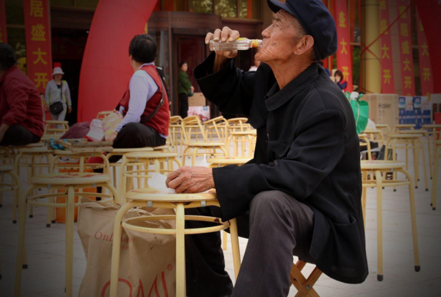 中国“尴尬酒”涌现，因便宜常被人忽略！却跟茅台口感一样好