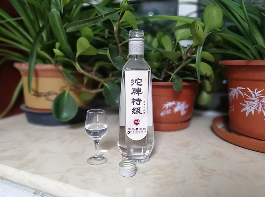 年纪大了，爱喝酒也正常，但最好选择这4种酒，都是优质纯酿