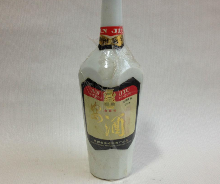 贵州3大“尴尬酒”，因名气小被嫌弃，却是不加一滴香精的纯粮酒