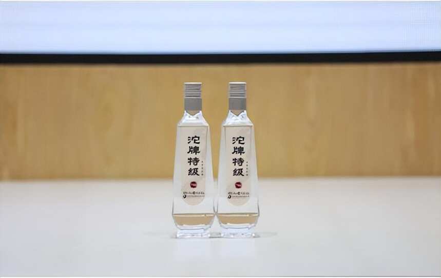 中国4大“窝囊”酒，历史名酒沦落到货架积灰，行家捡漏当口粮酒