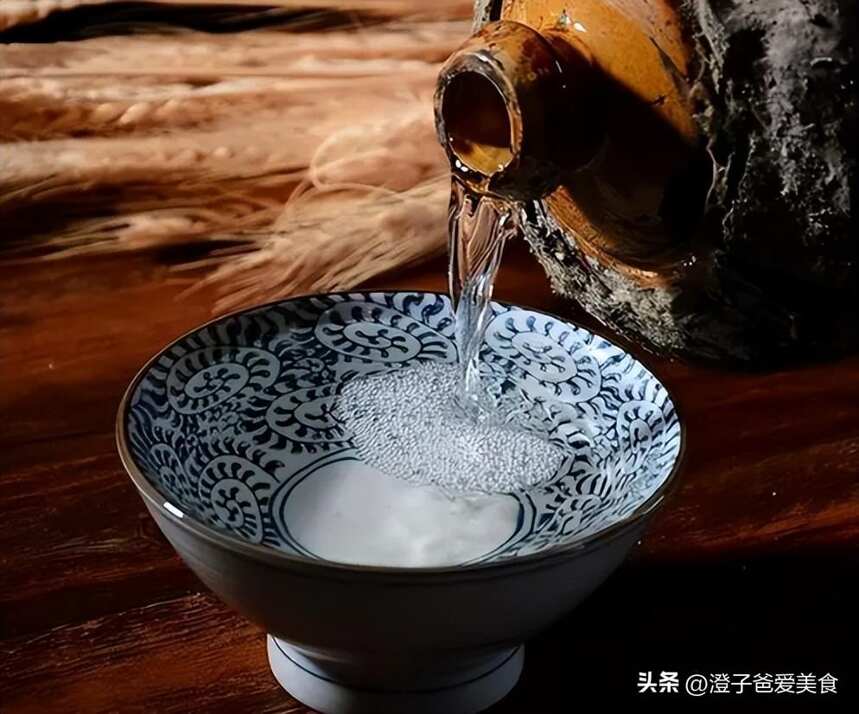 山东一男子自带茅台酒去饭店吃饭，本想让服务员开瓶，结果出事了