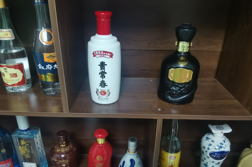 人上了年纪喝酒要讲究！行家：再苦再难坚决不碰这3种酒，没好处