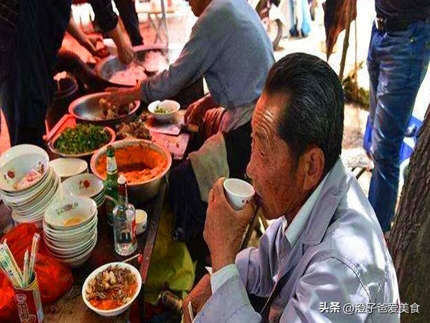 人上了年纪喝酒要讲究！行家：再苦再难坚决不碰这3种酒，没好处