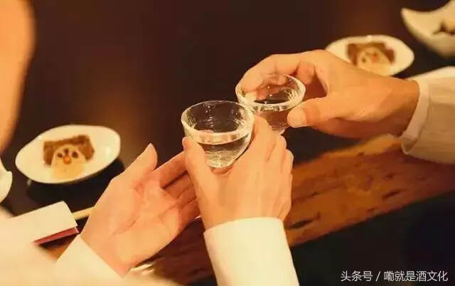 “酒”经沙场，不败秘籍，酒桌上必备的四大饮酒礼仪