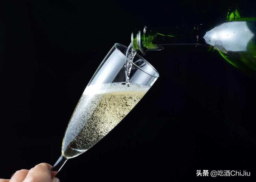 开心喜庆时刻，为什么要喝香槟？