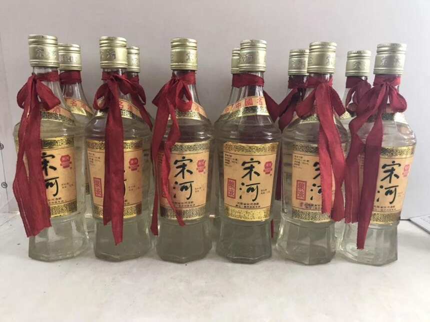 尴尬！“中国名酒”含金量到底有多高？酒友：我喜欢，它才是名酒