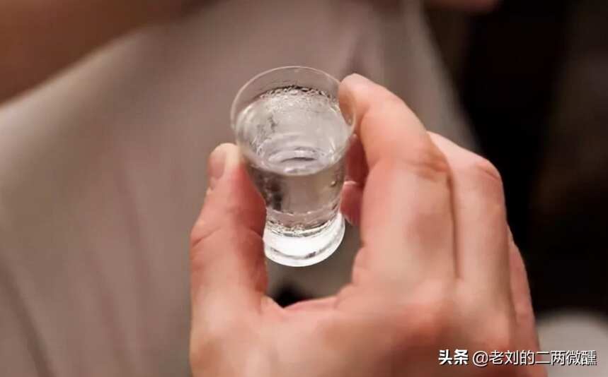 老百姓“口粮酒”怎么选？按最新“白酒天梯图”选，新手：学到了