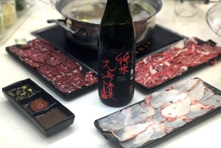 除了日本菜以外，清酒还能搭配汕头牛肉火锅！