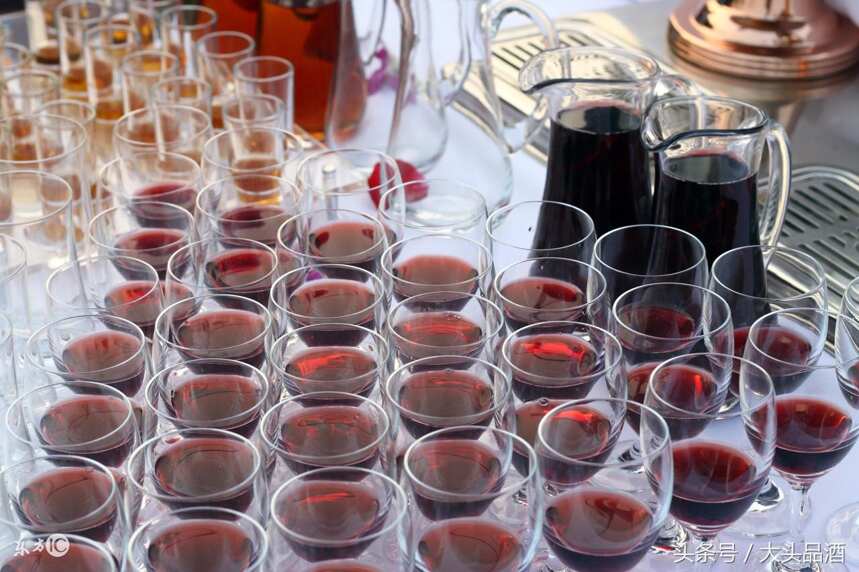 大头品酒：葡萄酒可以被称为红酒吗？解析红酒和葡萄酒的关系！