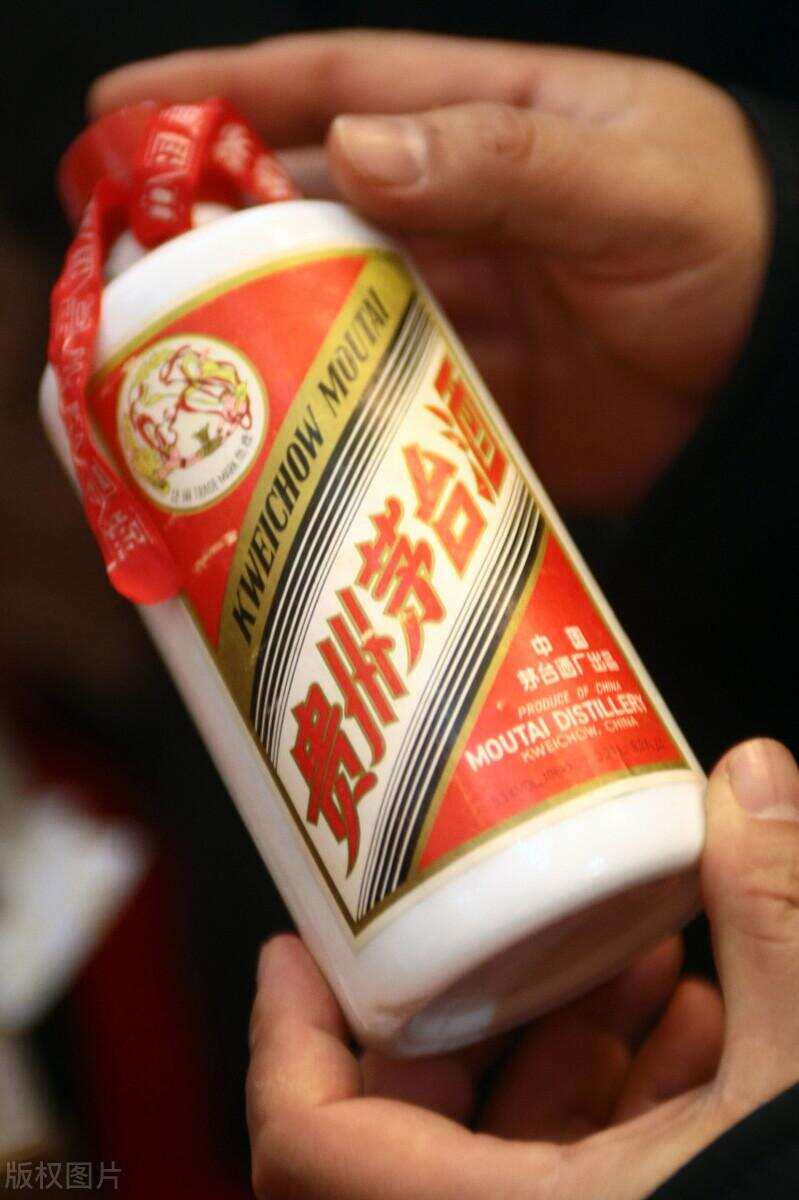 茅台股价、业绩增速双双走低，茅台还能反弹吗？