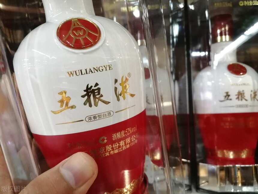 白酒稳增长有迹可循，每一家企业都有压箱底产品