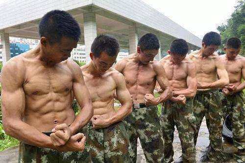 各国男兵身材大比拼，印度阿三你确定不是来搞笑的？