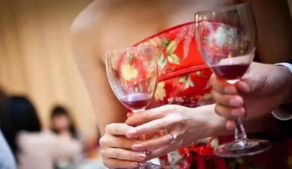 结婚为什么要喝“交杯酒”？