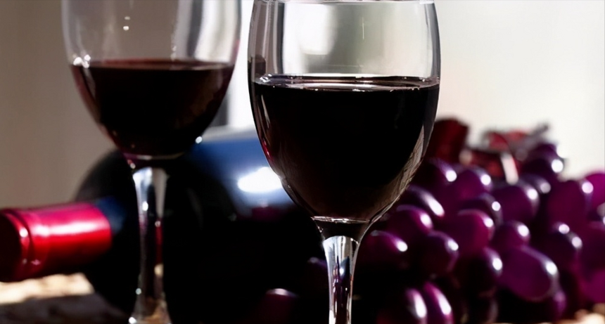红酒知识丨什么是”酒泥陈酿“？
