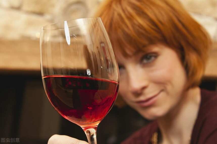 在一杯红酒中能喝到什么？