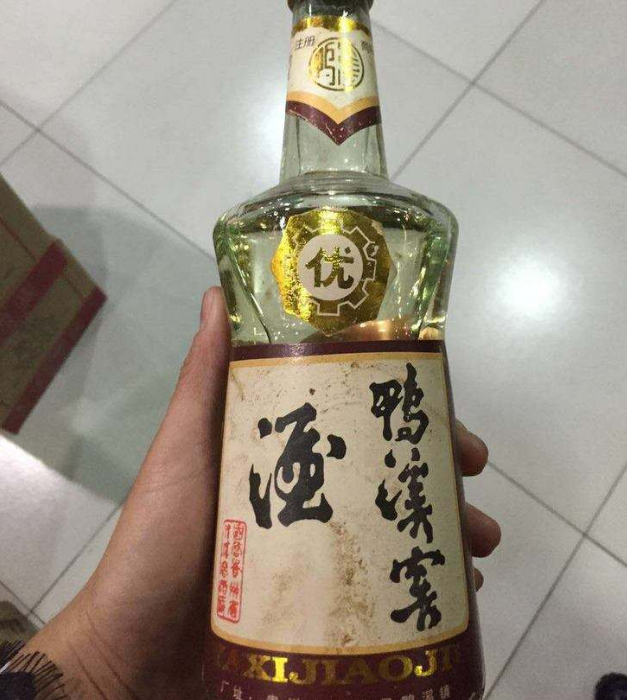 白酒越贵越好？那是你不知道这4款简装良心酒，懂酒的人都选他们