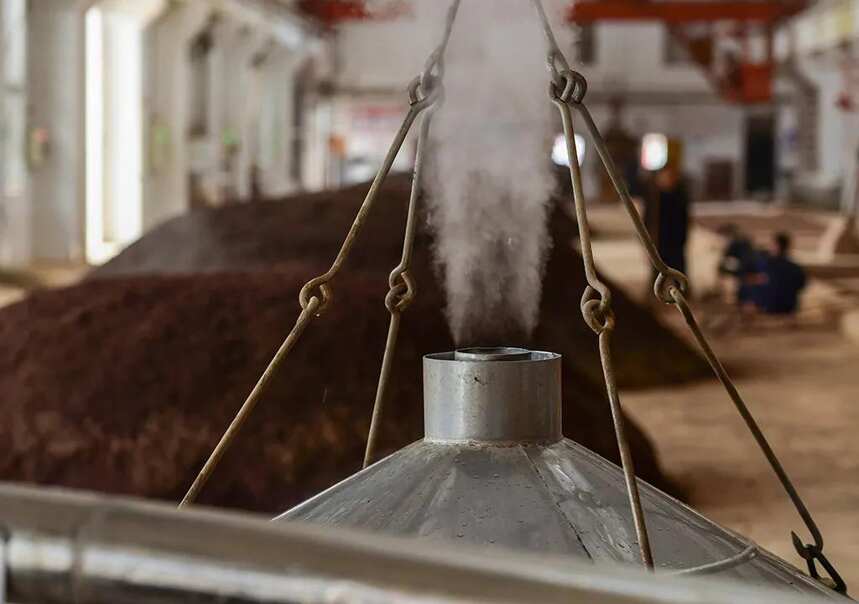 茅台酿新酒，茅台的传统酿造工艺探秘