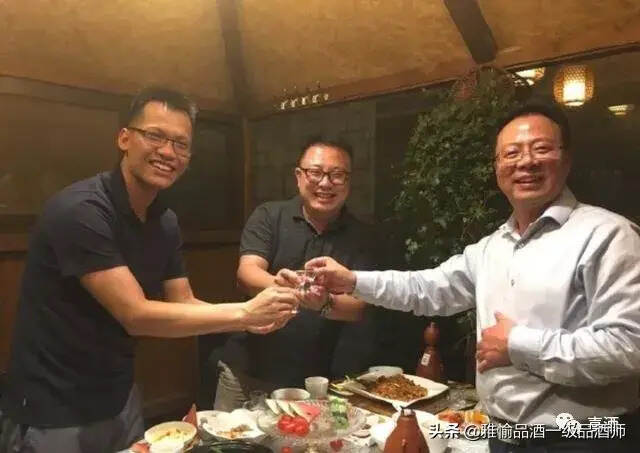 酒局上，宁愿被孤立，也不要与3种人打交道，得罪人还会坑了自己