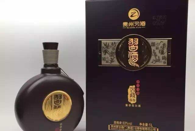 白酒一斤半，啤酒随便灌，但是杂着喝就一杯半！