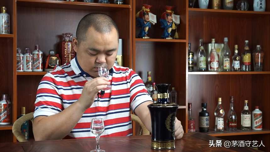 茅酒守艺人品酒：山东名酒，芝香型典范——一品景芝妙品