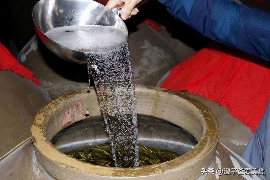 同样是喝酒，为啥喝啤的就有发福的“啤酒肚”，白酒就不发胖呢？