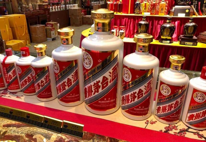 珍藏茅台酒，大坛和小瓶该怎么选？