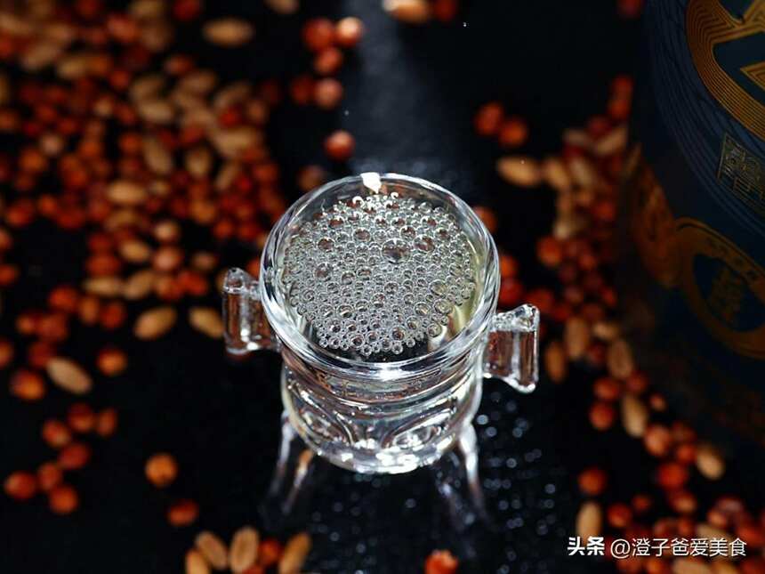 同样是汾酒，红盖和黄盖有何区别？行家：差别很大，建议弄懂再喝