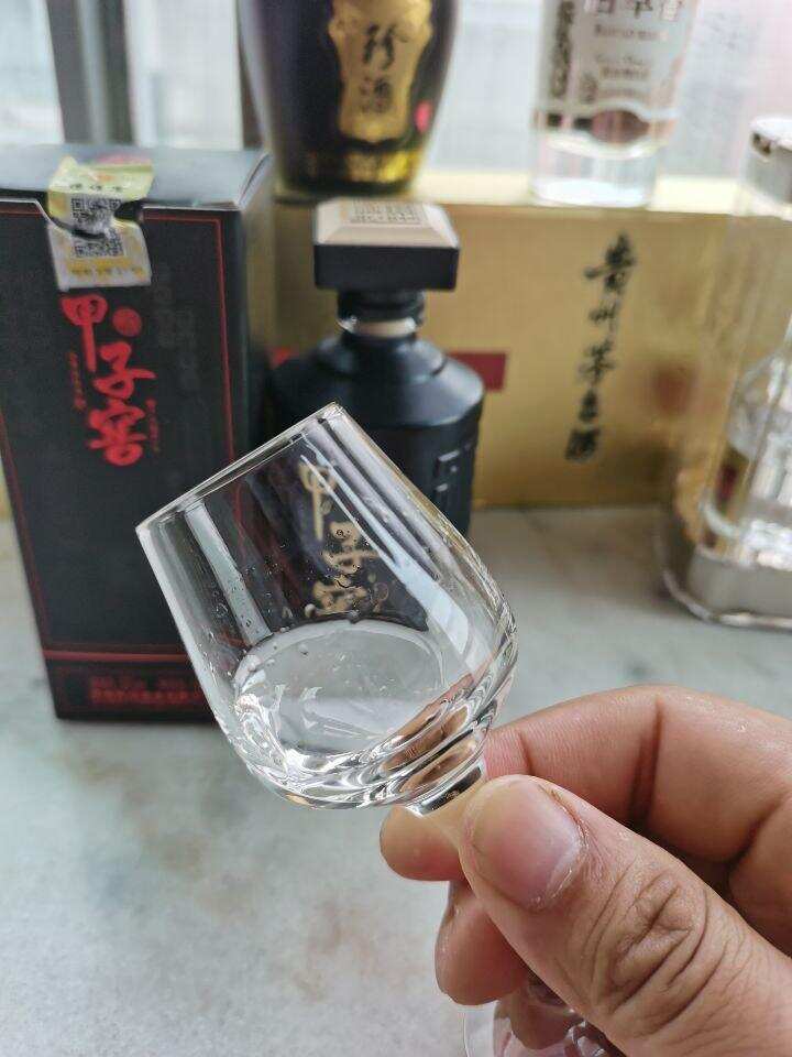 鸭溪窖高端酒甲子窖品鉴分享