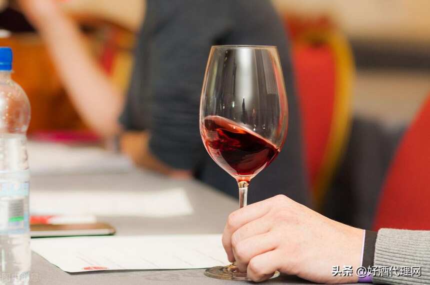 为什么有钱人都喜欢喝葡萄酒？估计很多人都想不到