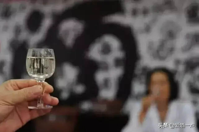 一杯好酒，便是对男人最大的致敬！