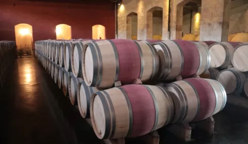 关于葡萄酒酿造中的人工干预，你了解多少？