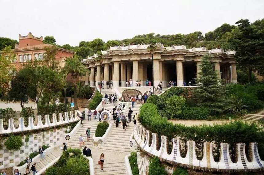 巴塞罗纳古埃尔公园，瞻仰高迪创造的传奇世界