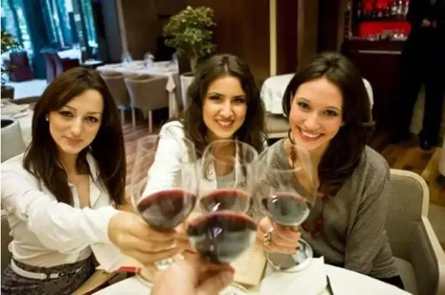 为什么女人都爱喝红酒？看完这26个理由你就明白了