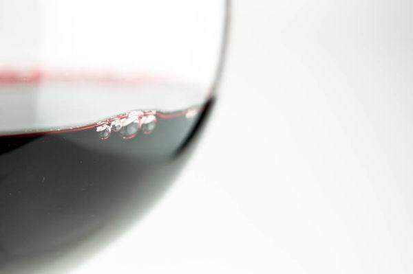 解密：葡萄酒中的哪种物质对健康有益？