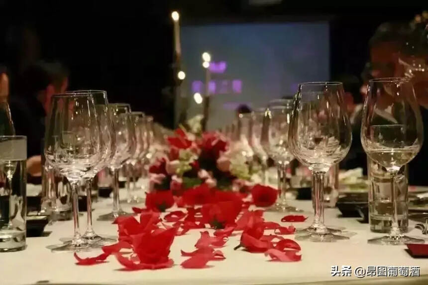 葡萄酒：未来中国餐桌上的社交语言！