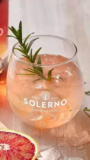美酒｜这是天然的独特的红 Solerno血橙利口酒