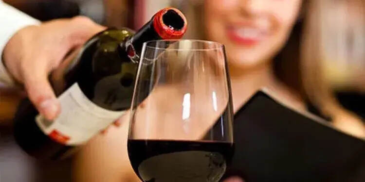 为什么都说喝葡萄酒不易醉，却后劲很大？